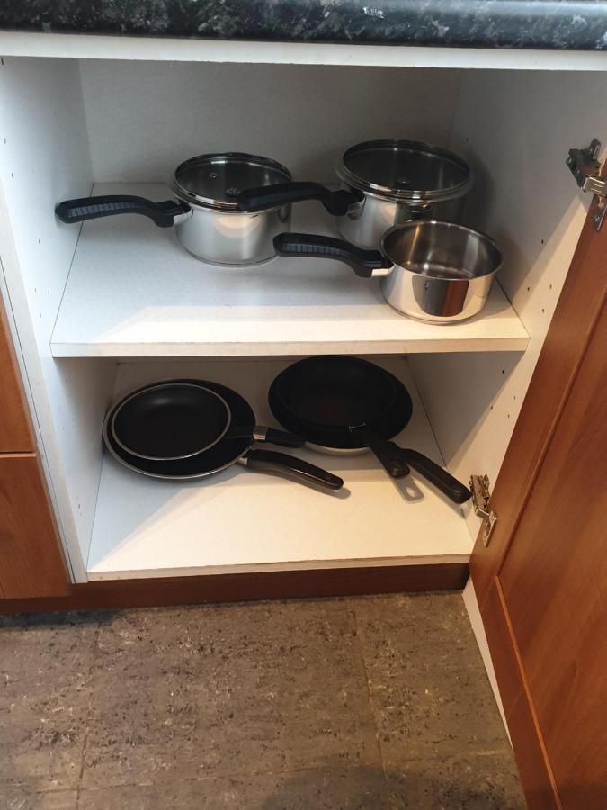Appartement Luxury 3 Bedroom Flat 1min Walk From Underground, With Free Parking Sleeps X10 Londen