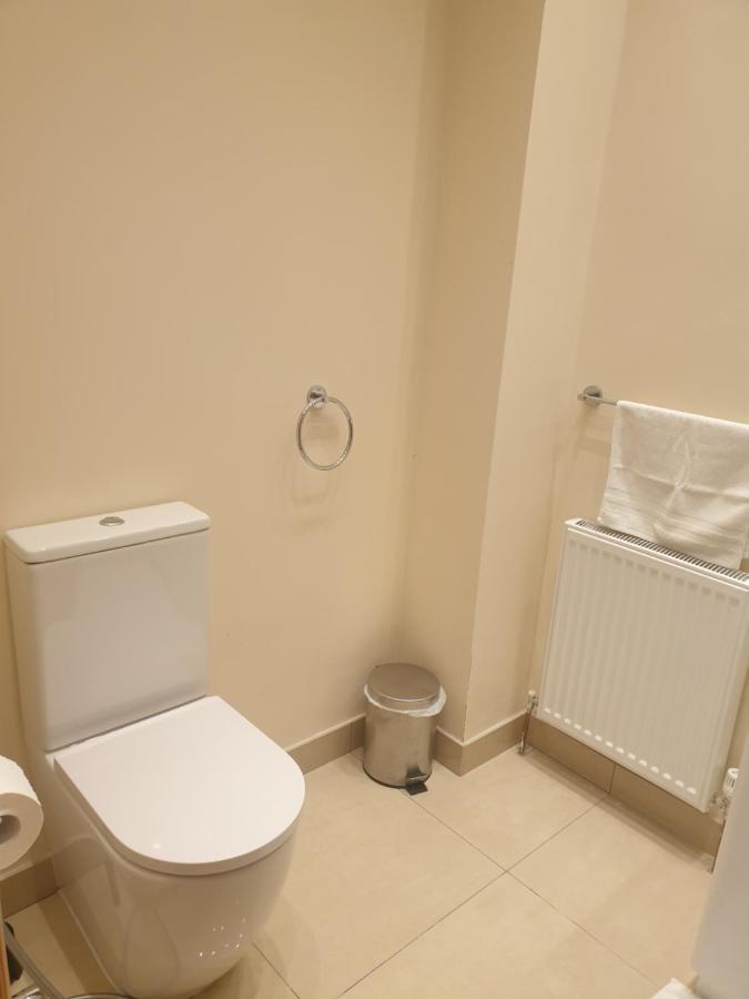 Appartement Luxury 3 Bedroom Flat 1min Walk From Underground, With Free Parking Sleeps X10 *